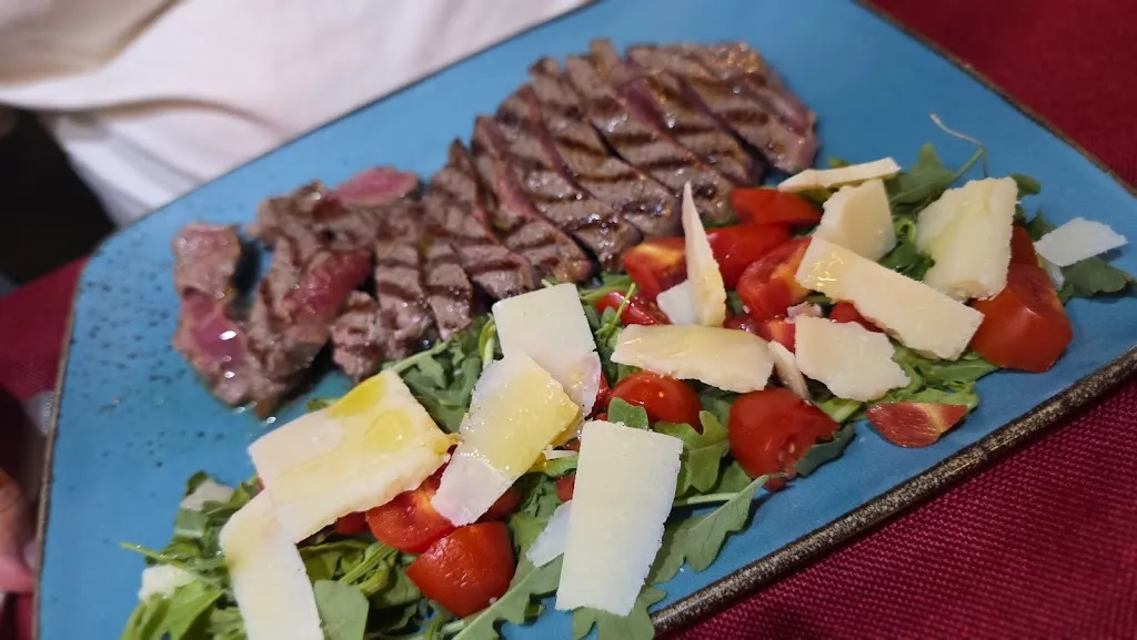 Da Luigi in Piazza_La Spezia_slider_image_3