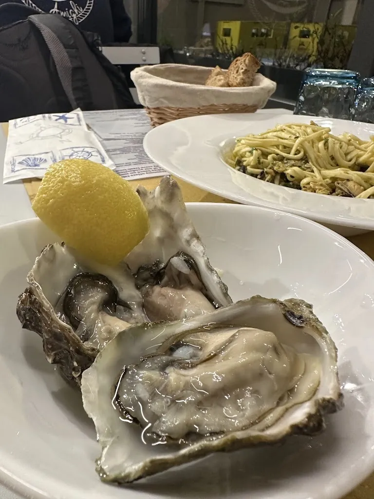 LN W_SempreAmighi_La Spezia_review