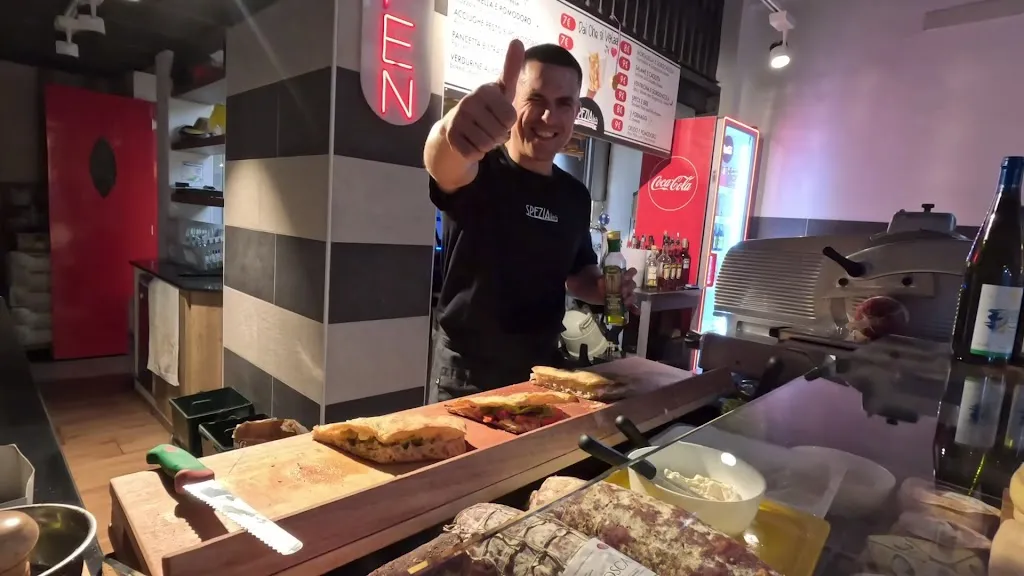 Jamie M_Spezialità, focacceria bistrò_La Spezia_recensione