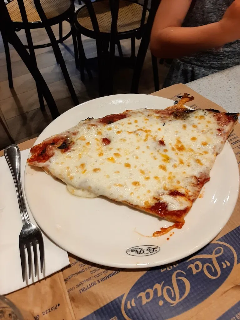 Victor M._La Pia Centenaria_La Spezia_review