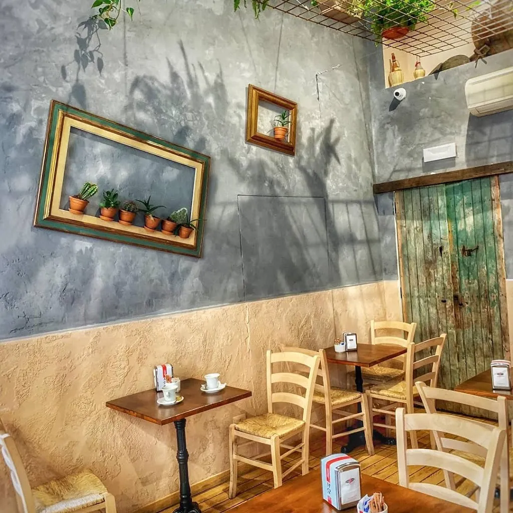 Kairos caffè & bistrot restaurant in La Spezia