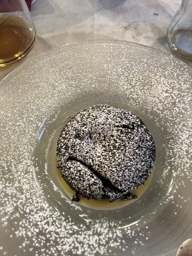 John kenneth Rapanut_Al Solito Posto_La Spezia_review