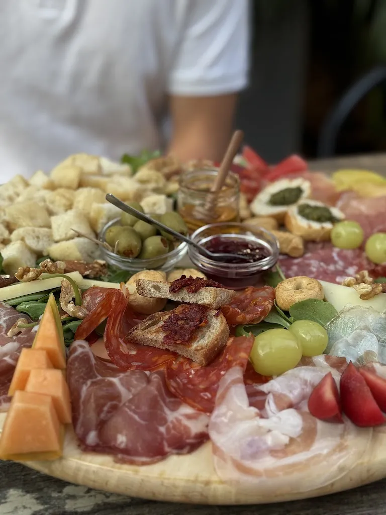 Camilla Koort_Extra Winebar_La Spezia_review