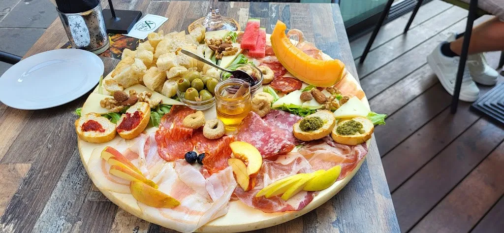 Thanasis Zisos_Extra Winebar_La Spezia_review