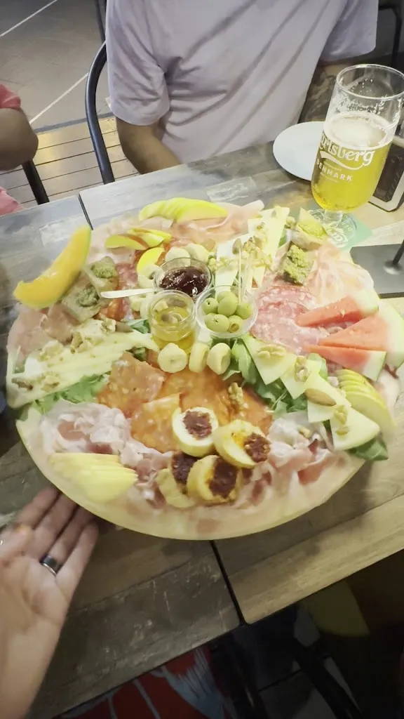 Extra Winebar_La Spezia_slider_image_2