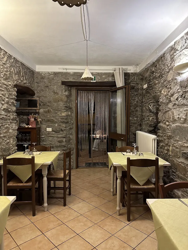 Osteria dei Vecchi Sapori restaurant in Moconesi