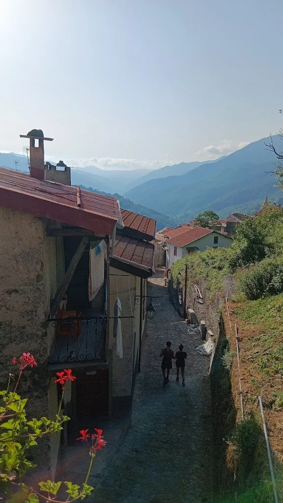 M_Ca' da Cardella_Mendatica_review