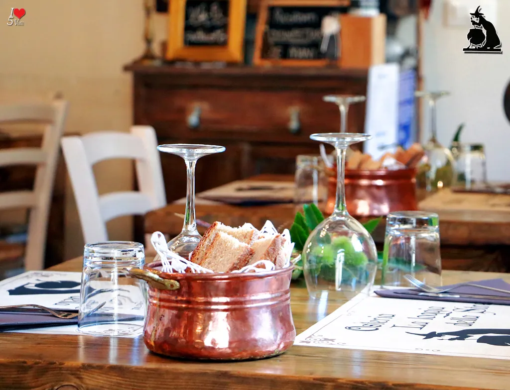 Osteria La loggia della strega_Mendatica_slider_image_2