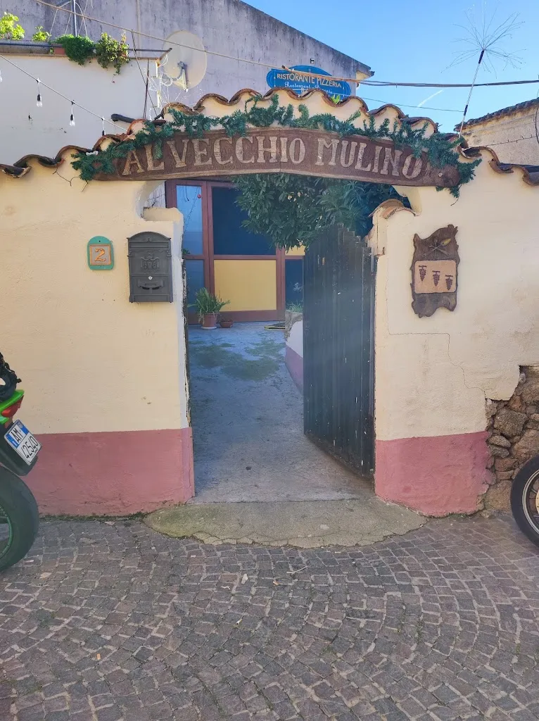 Giuseppe Io_Al Vecchio Mulino Atzara_Molino Vecchio-Scapitola-Baio_review