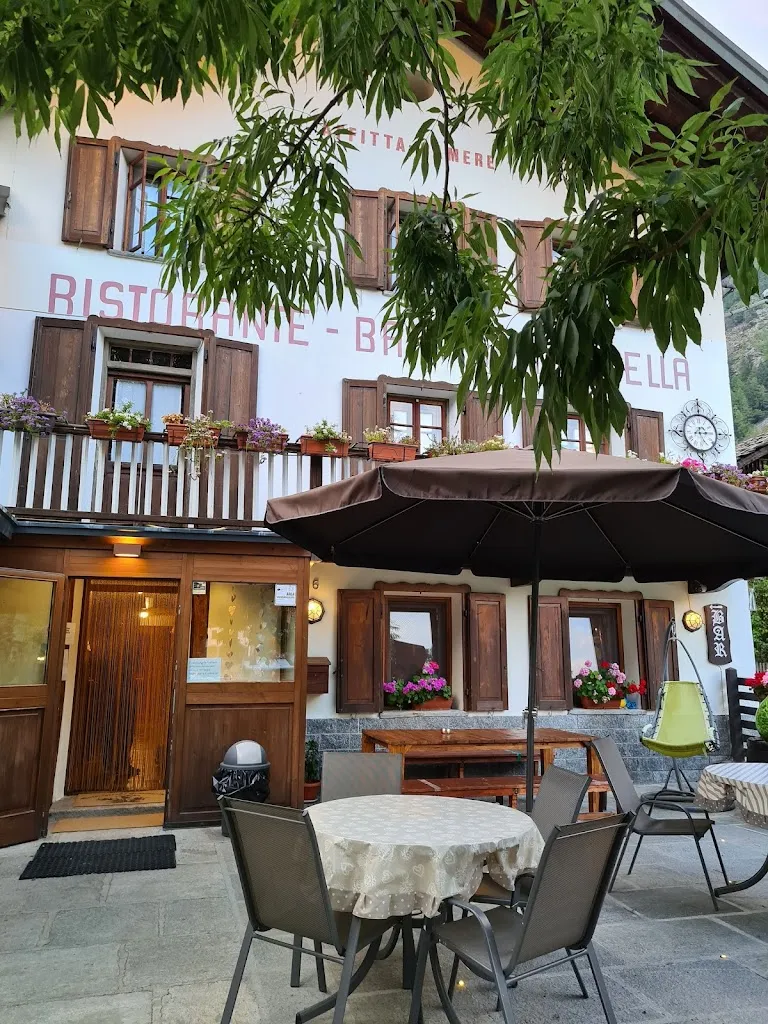 Affittacamere Genzianella restaurant in Gressoney-La-Trinitè