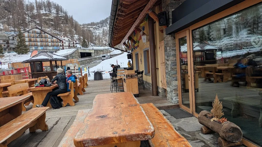 Ski Bar Walsertal_Gressoney-La-Trinitè_slider_image_1