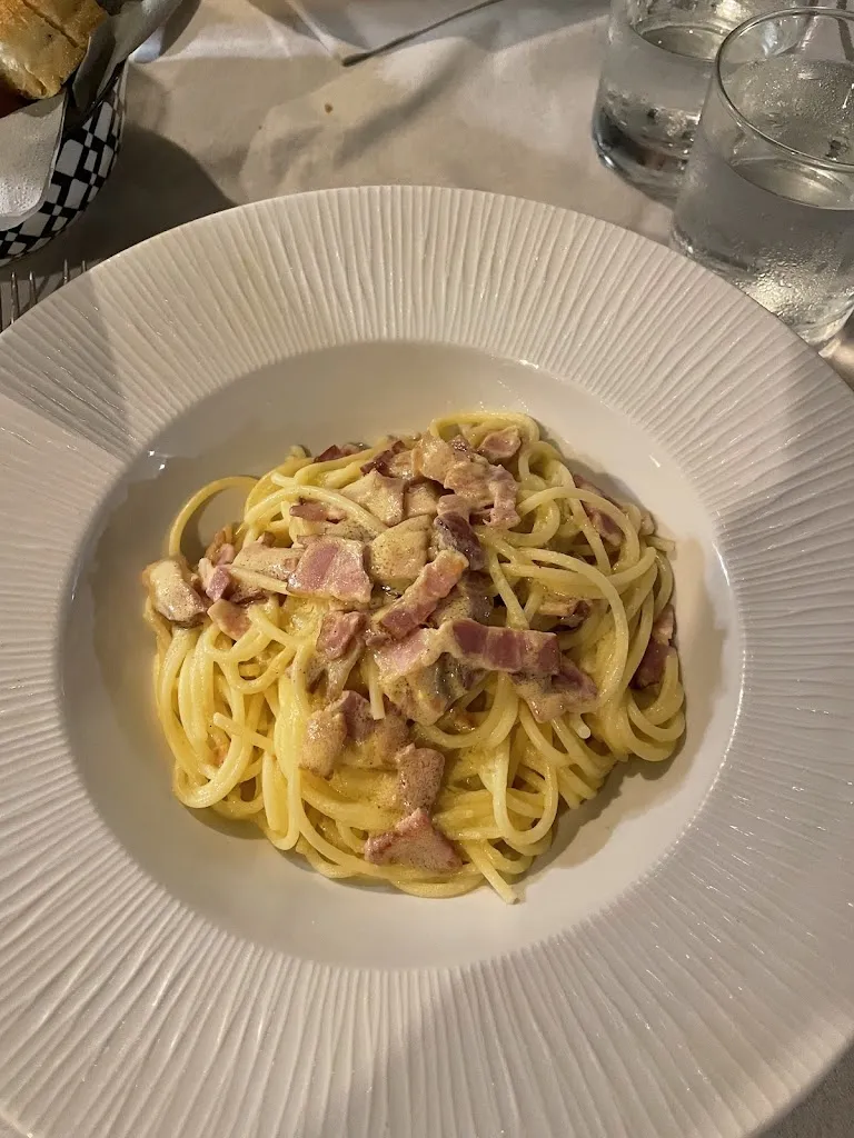 Robin Leenders_Bar Element_Moneglia_review