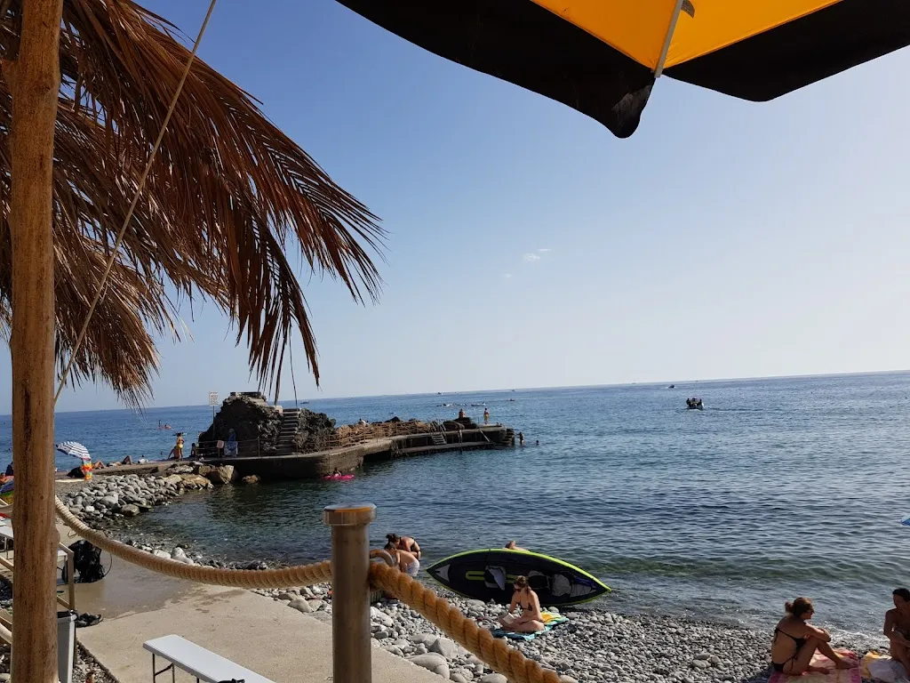 Liliana Jora_Bar Element_Moneglia_review