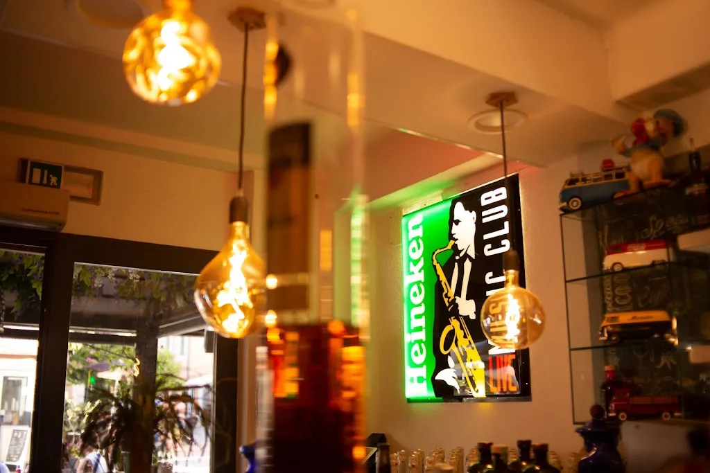 Bar Element restaurant in Moneglia