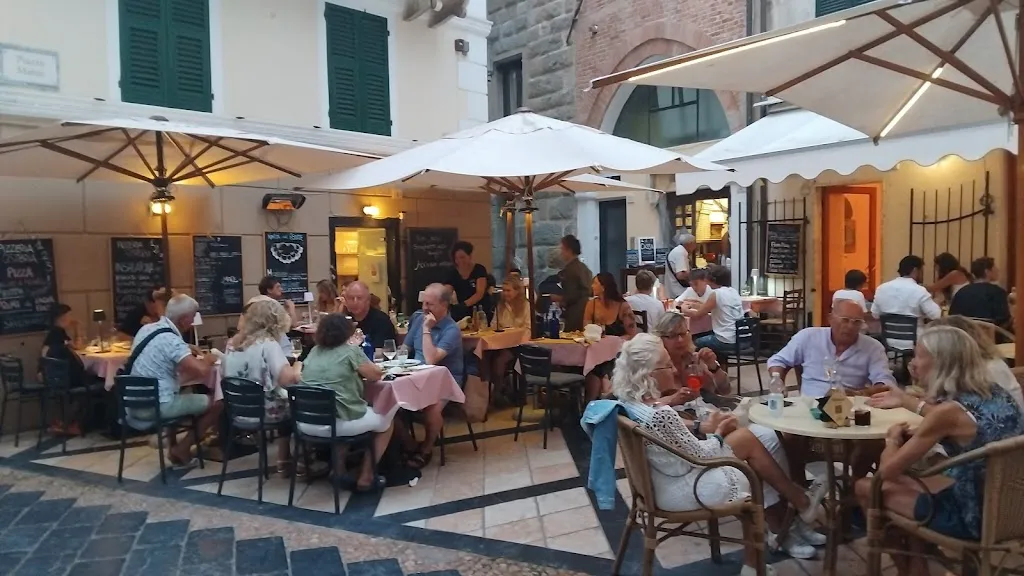 123 Osteria&Pizzeria restaurant in Noli