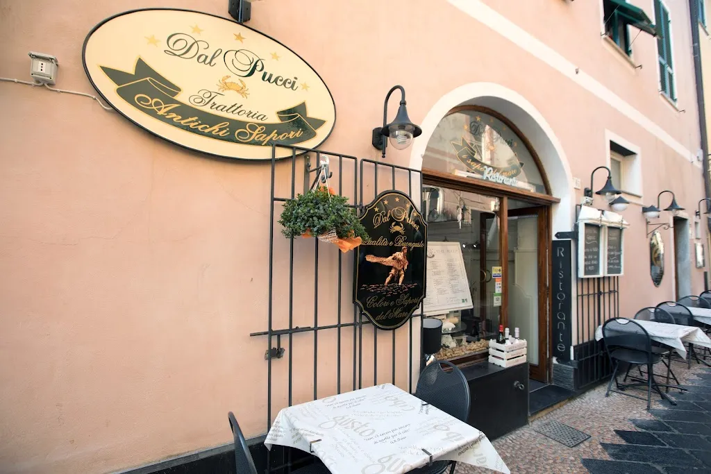 Ristorante Dal Pucci_Noli_slider_image_1