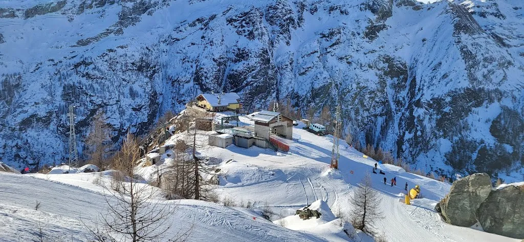 Lewis Jones_Punta Jolanda_Gressoney-La-Trinitè_review