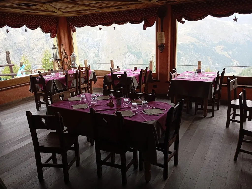 Punta Jolanda_Gressoney-La-Trinitè_slider_image_3