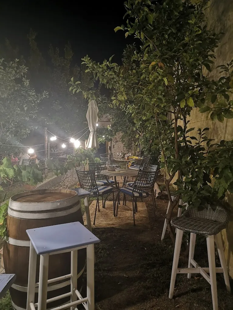 L'Orto Del Vescovado restaurant in Noli