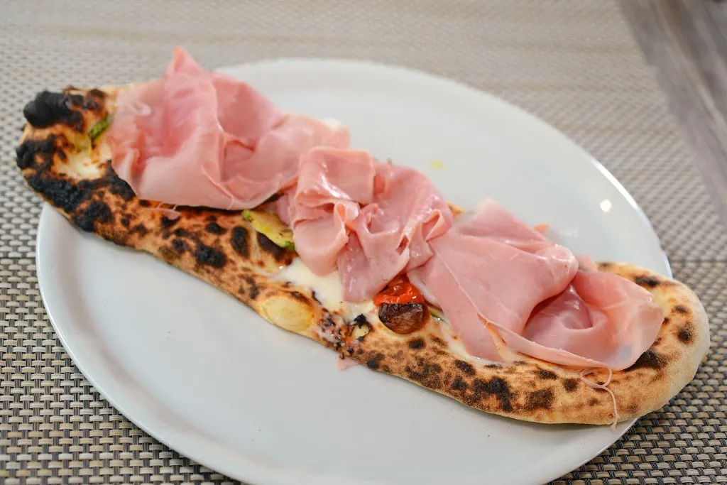 Ristorante Pizzeria Vittoria_Noli_slider_image_2