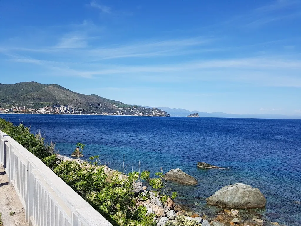 Bagni Mediterranèe restaurant in Noli