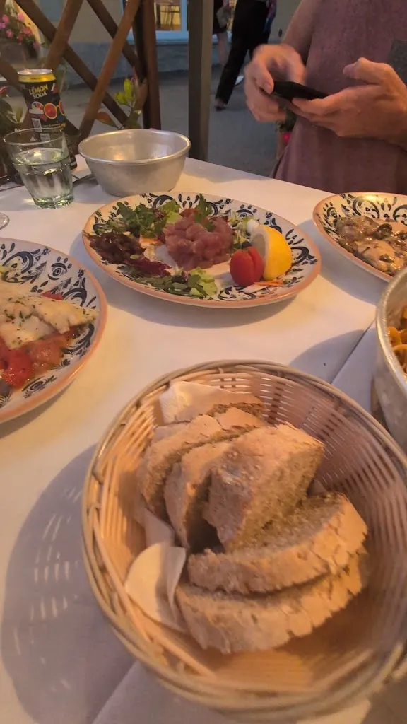 Laura Pitka_Il Casello_Monterosso al Mare_review