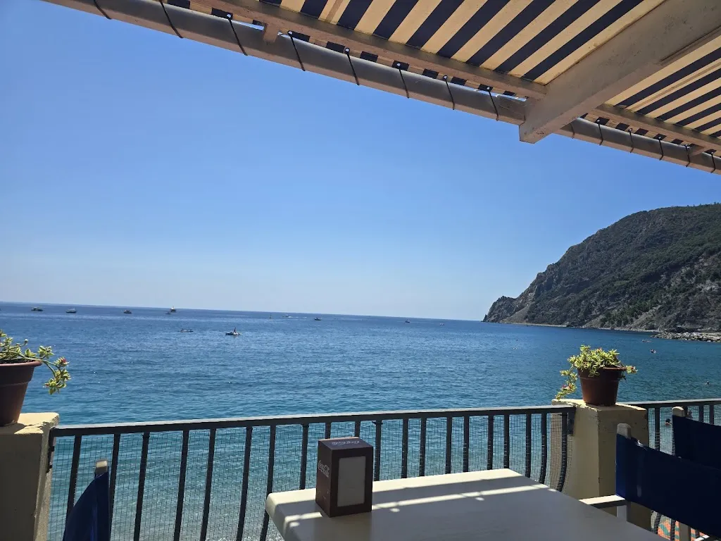 James Elcock_Nuovo Eden Bar & Gelateria_Monterosso al Mare_review