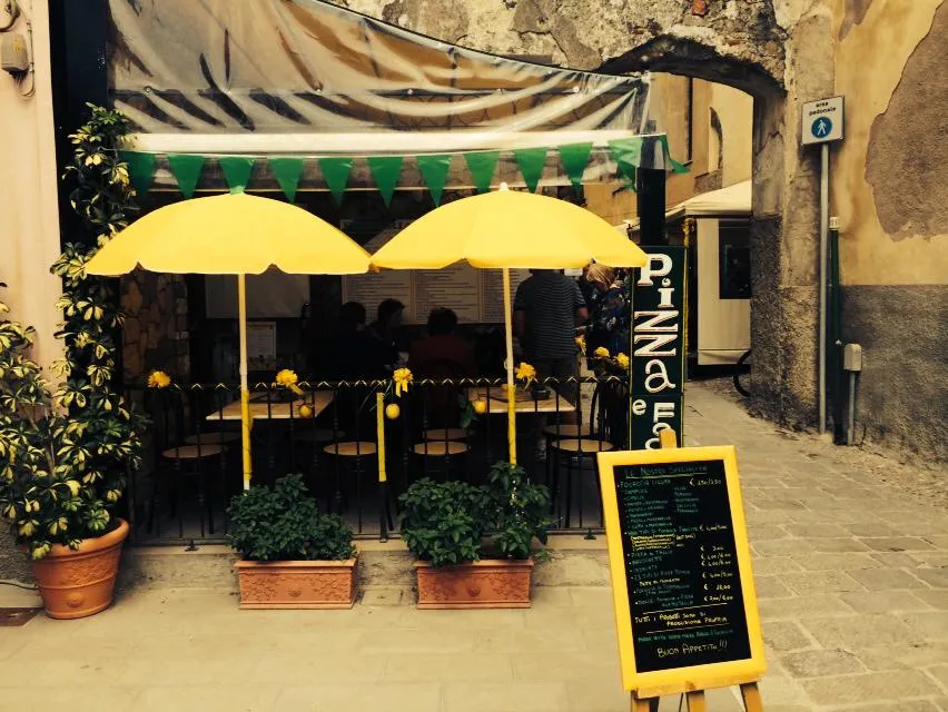 EMY'S WAY Ristorantino Frizzeria restaurant in Monterosso al Mare