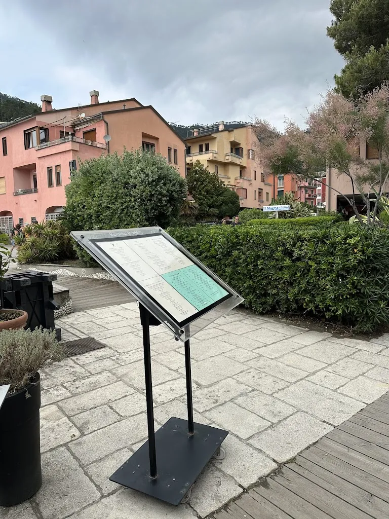 Ameliah M_Barabba In White_Monterosso al Mare_review