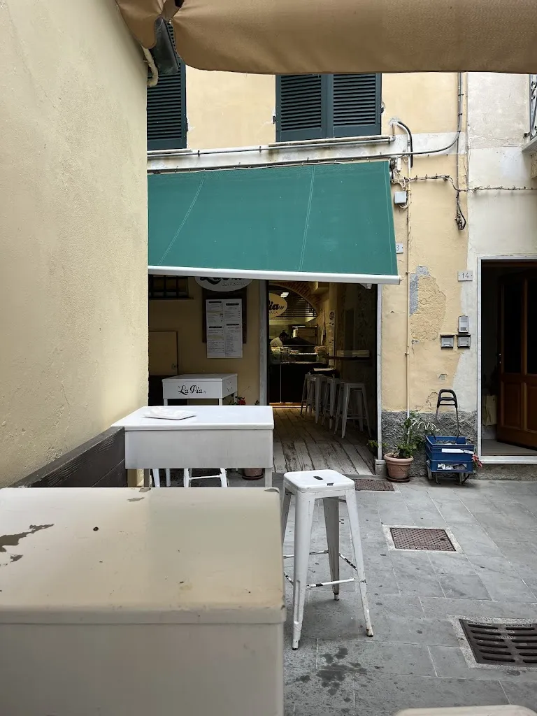 John Pawlowski_La Pia_Monterosso al Mare_review