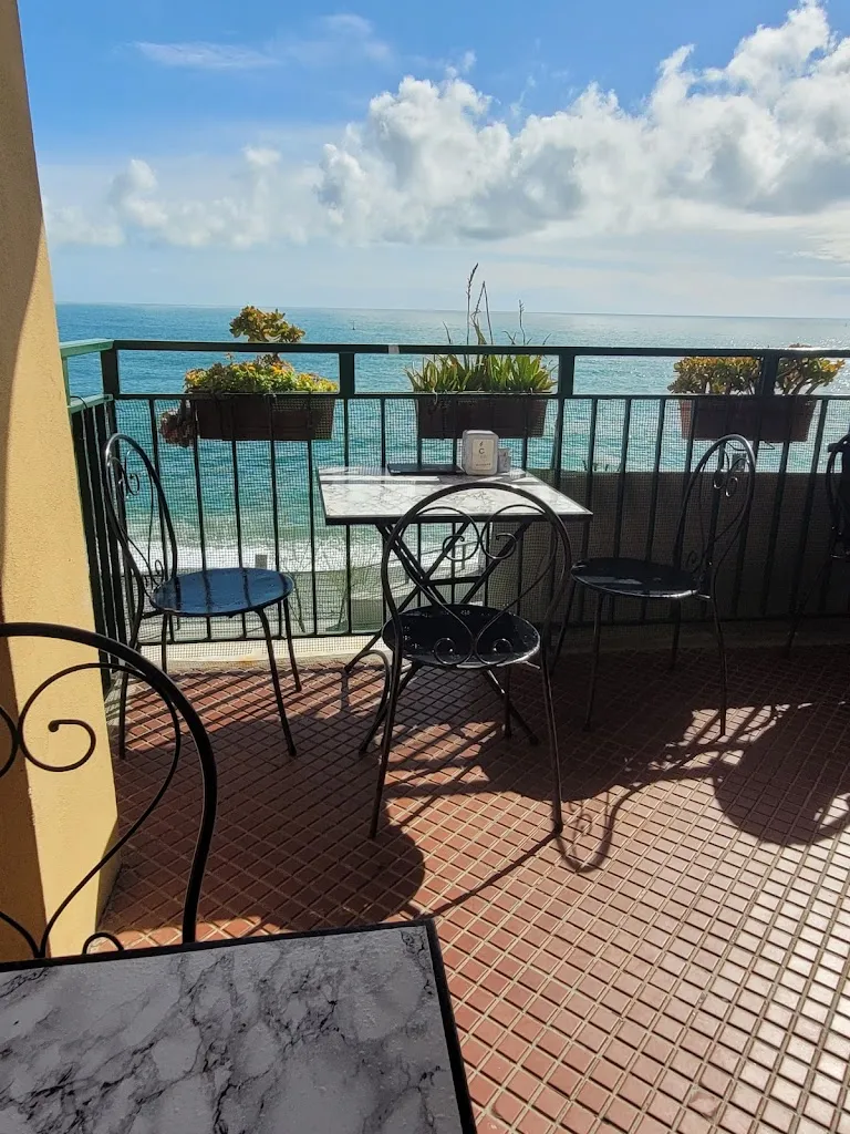 Rochita Chowdhury_Bar da Stasiun_Monterosso al Mare_review