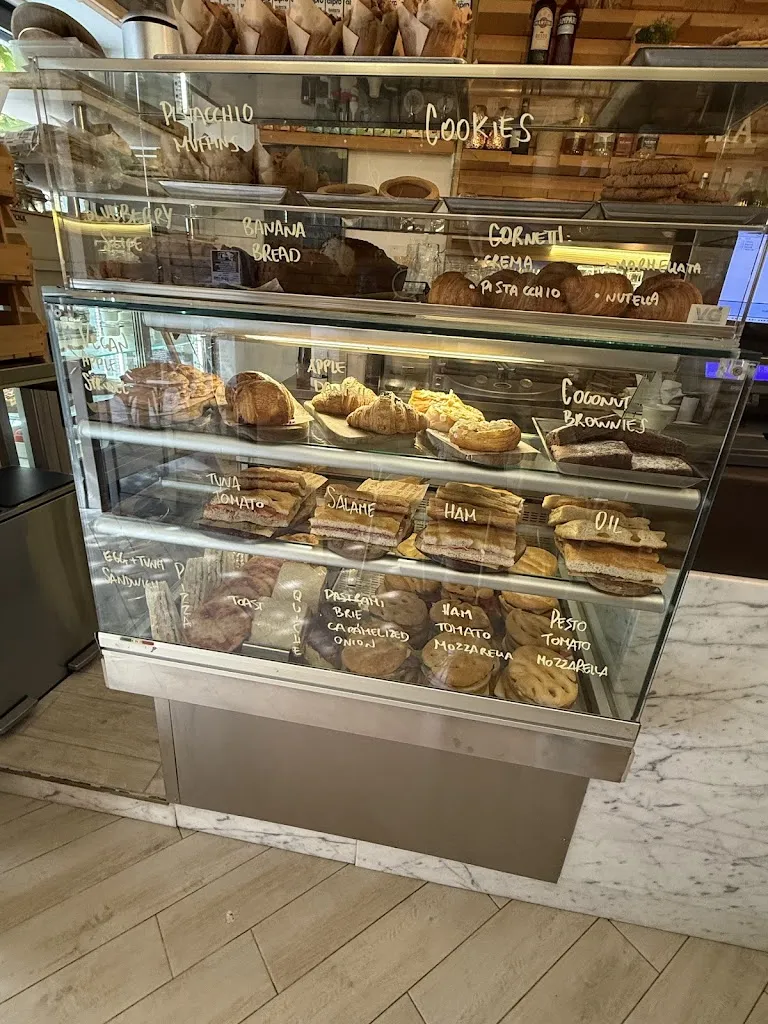 Mae Caa - Bakery Cafe - Cocktails_Monterosso al Mare_slider_image_3