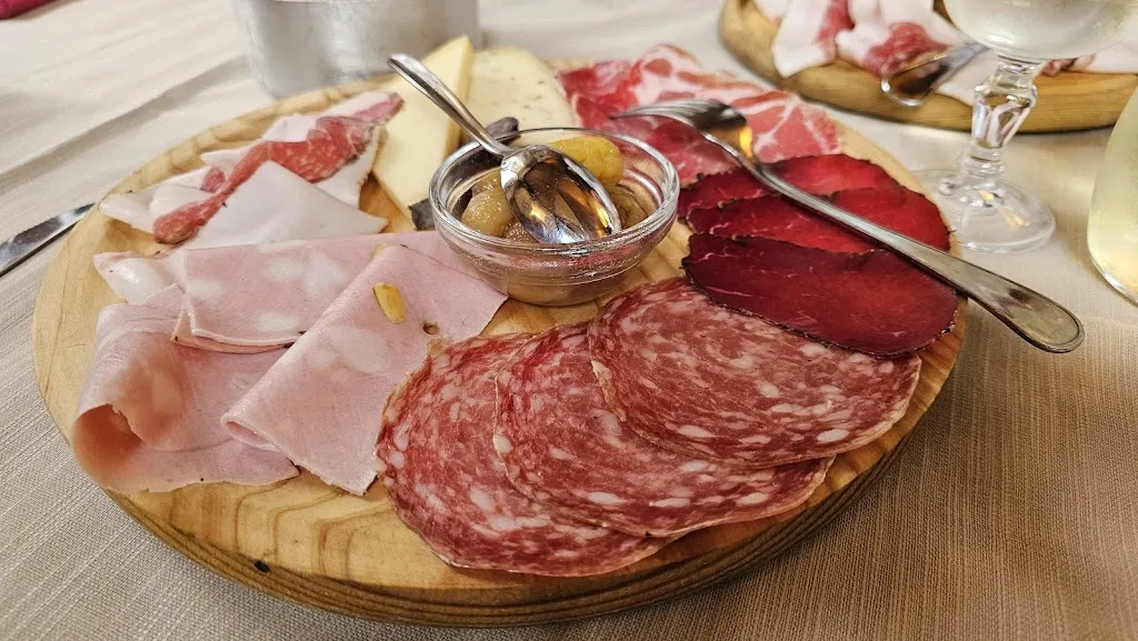 Ristorante Pizzeria Lo Stambecco_Gressoney-Saint-Jean_slider_image_2