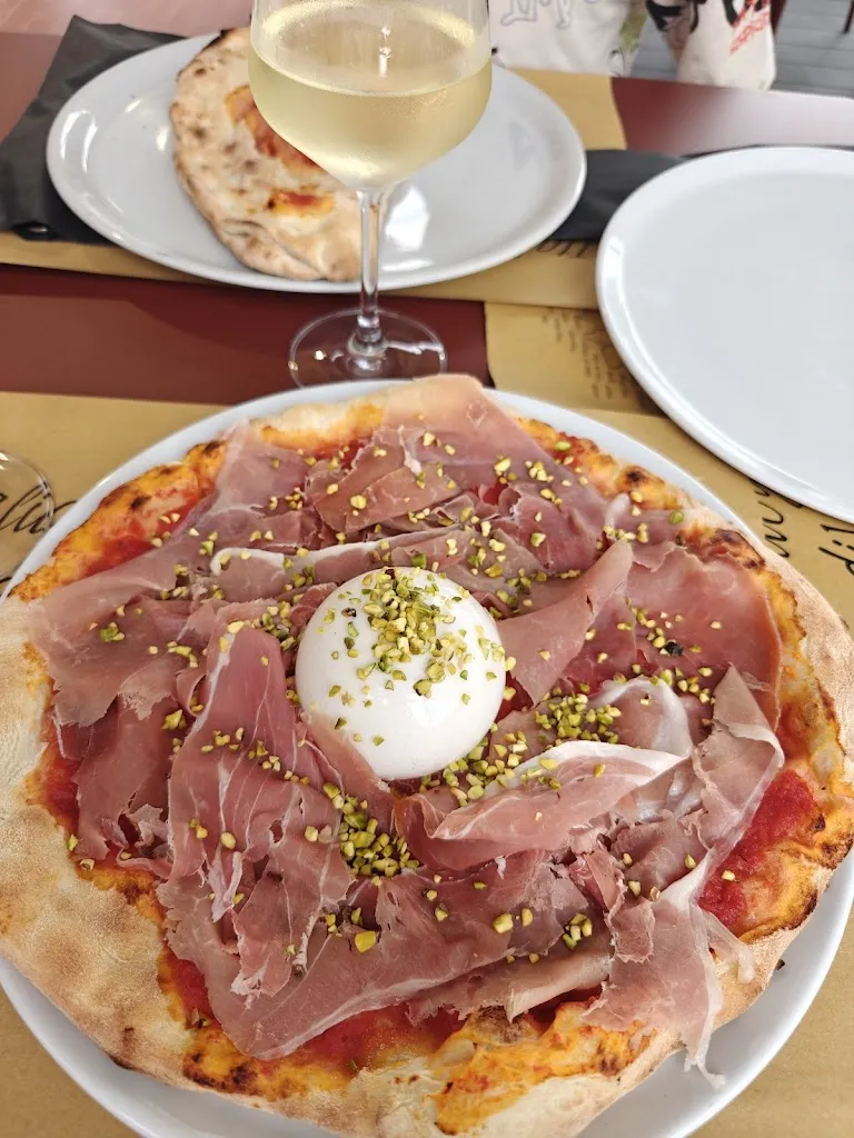 Rolandas Nevulis_Lapo'S Pizza & Drink_Padivarma_recensione