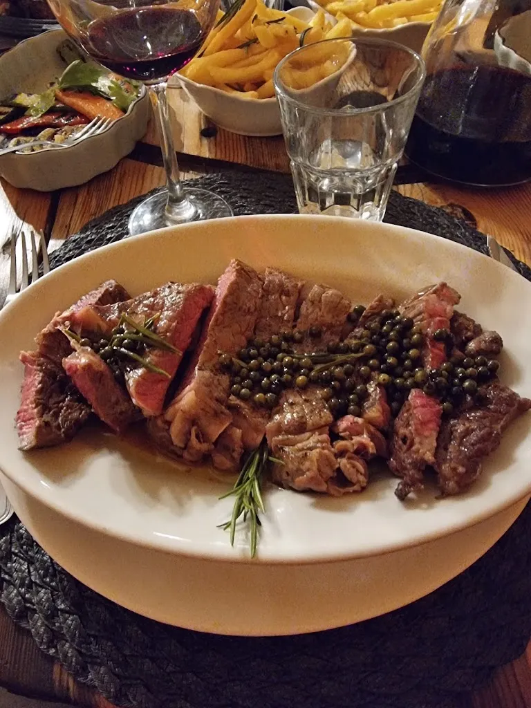 Gašper Grošelj_Claudia_Padivarma_review