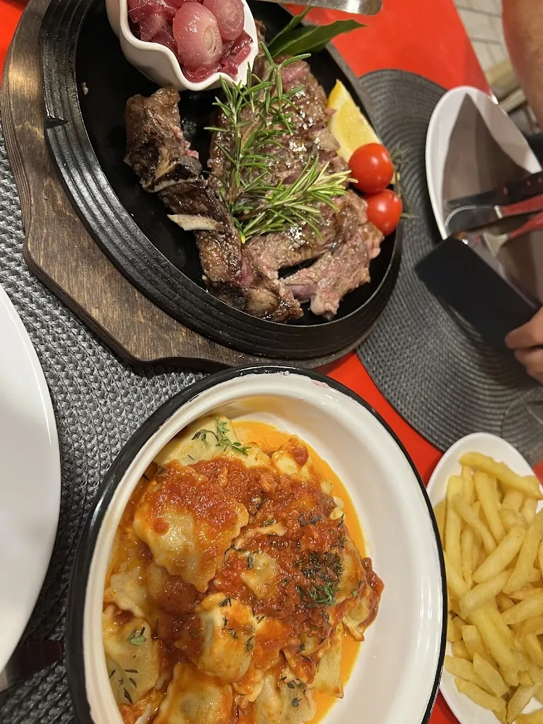 Sara_Claudia_Padivarma_review