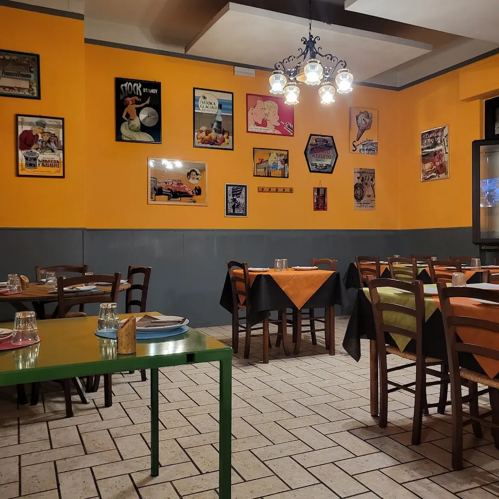 Claudia restaurant in Padivarma