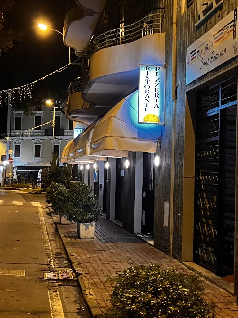 Monica G_Ristorante Pizzeria Golfo di Napoli_Ospedaletti_review