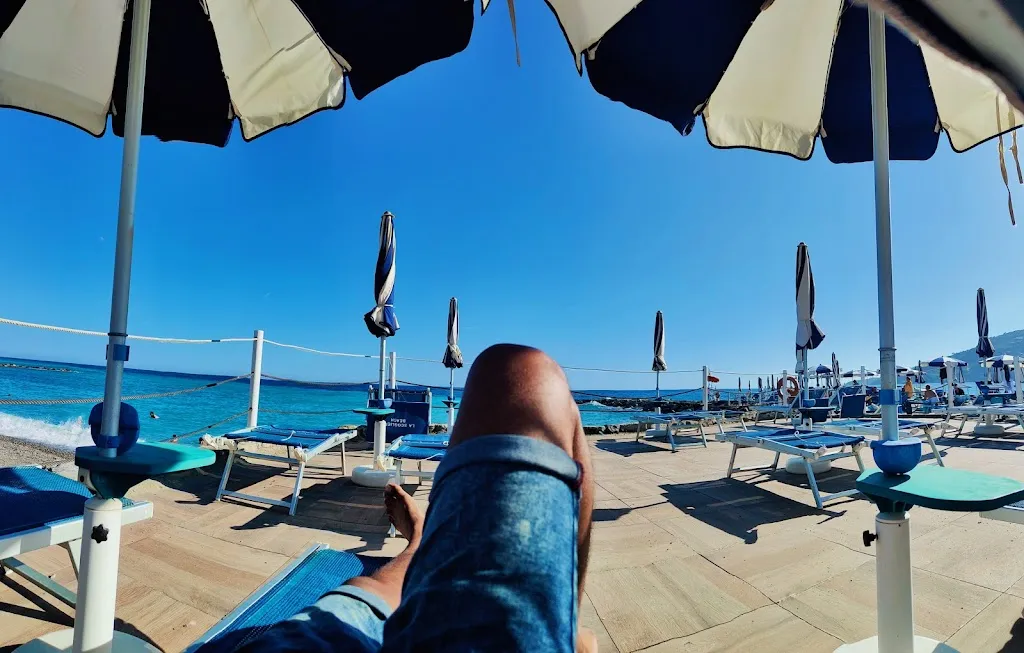 Rd Rashed_La Scogliera Beach_Ospedaletti_review