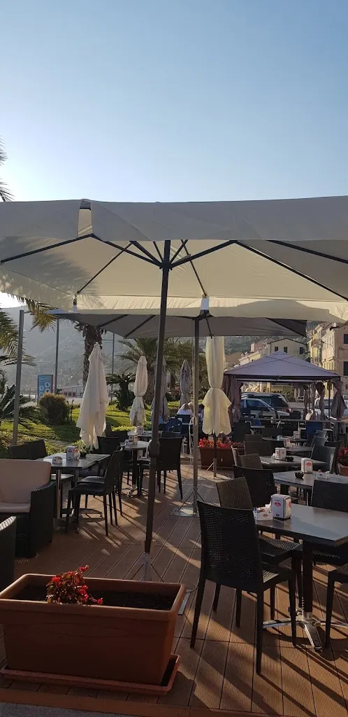 Piccolo Bar Ospedaletti restaurant in Ospedaletti