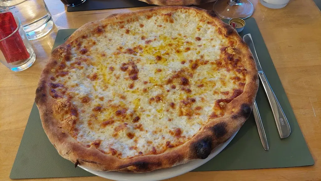 JONATHAN LEGGE_Molo 56_Pietra Ligure_review