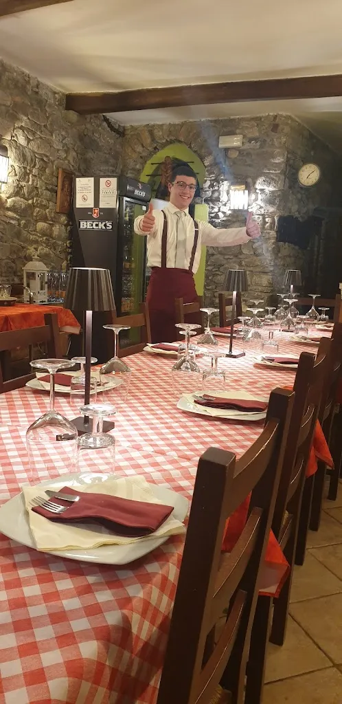 Pizzeria "IL CASTELLARO" restaurant in Pignone