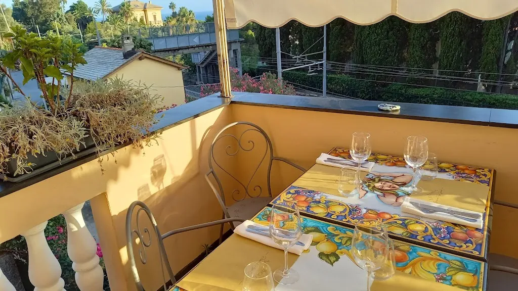 Ristorante Pizzeria Lo Scalo restaurant in Pieve Ligure