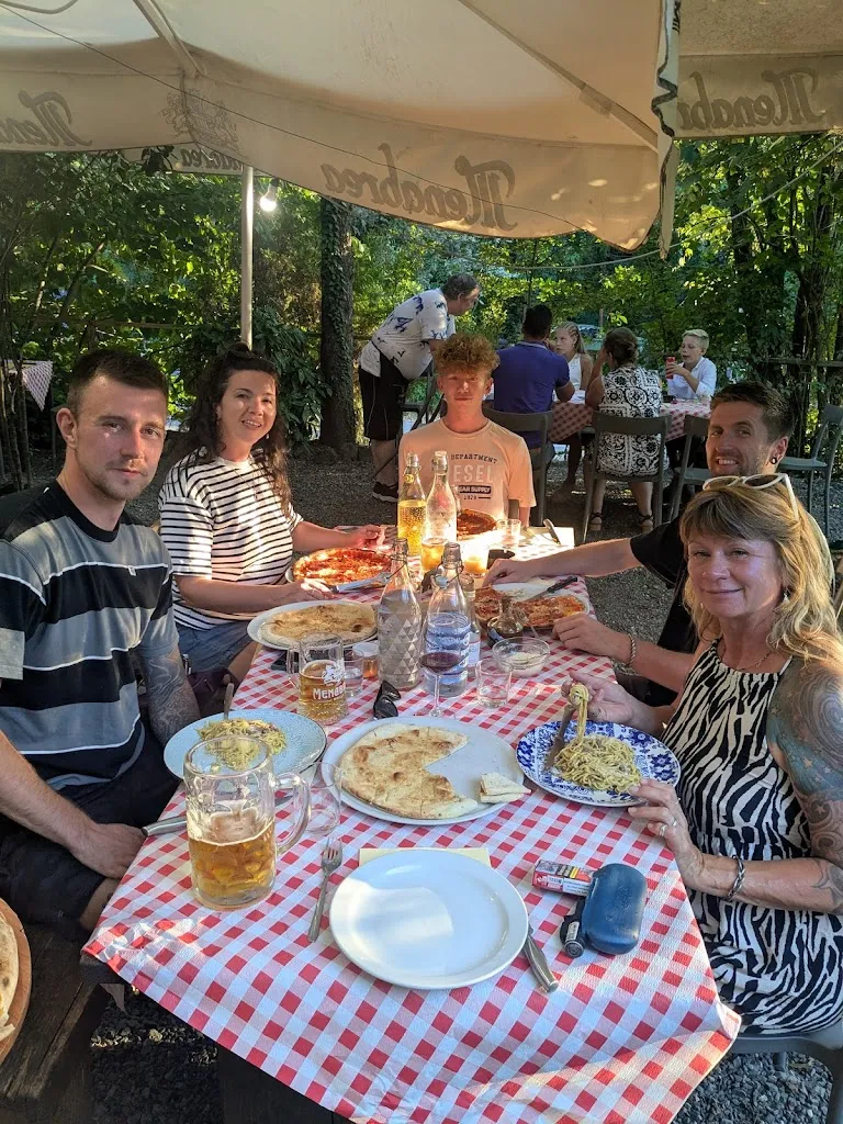 Angie Toes_La Pineta_Pontinvrea_review