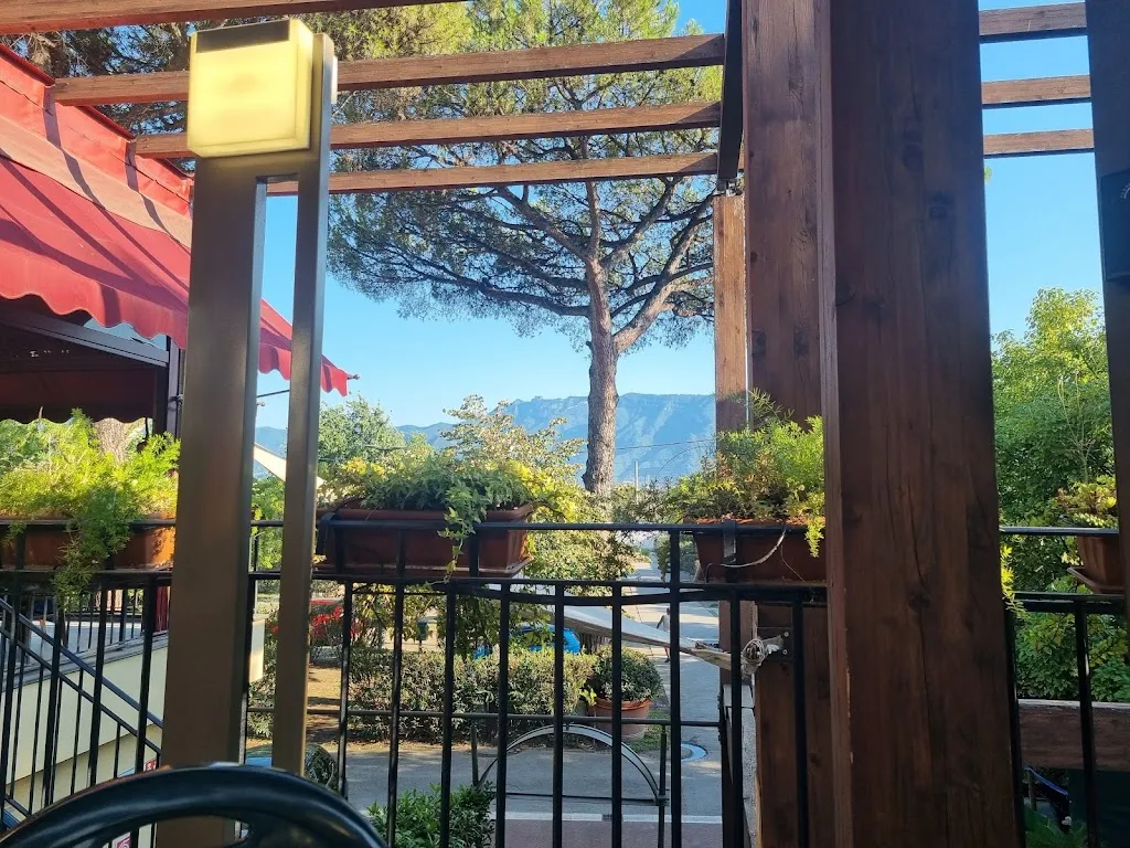 Sue Clegg_Terrazza Pompeiana_Pompeiana_review