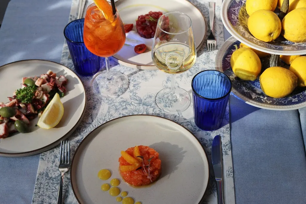 Giulia's Wine Restaurant_Pompeiana_slider_image_2