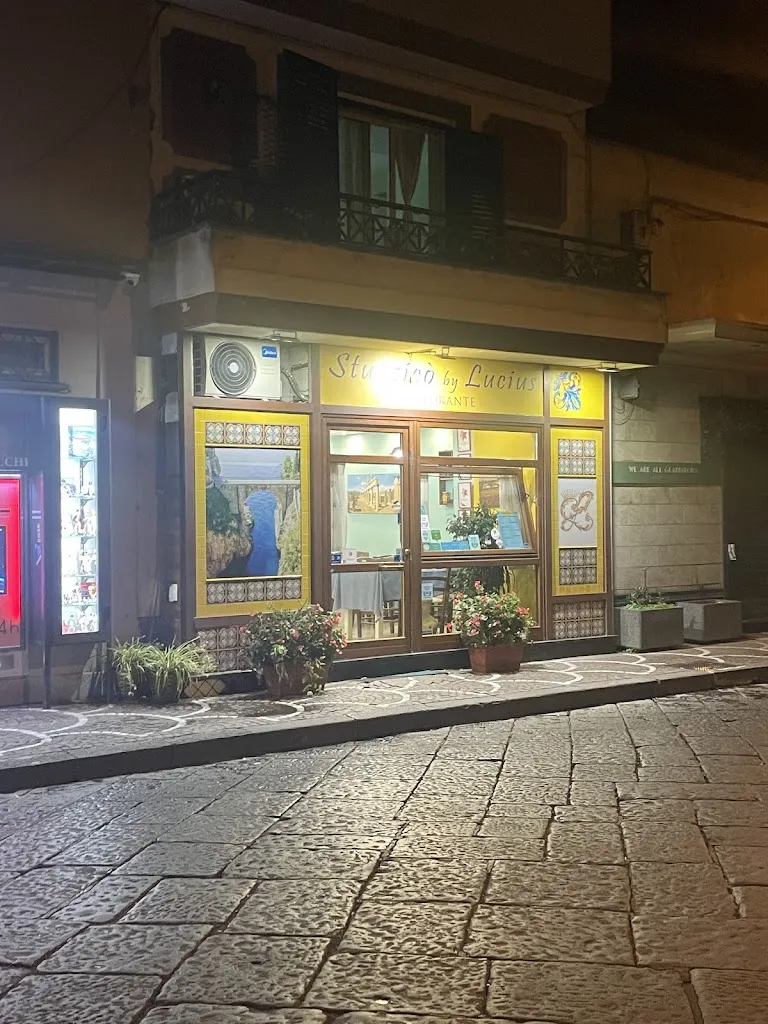 Stuzzico By Lucius_Pompeiana_slider_image_3