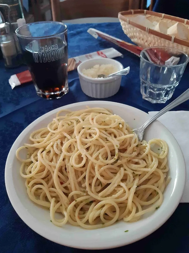 Mathieu Dublanc_Bar Trattoria EU 'Cien Of Favre Silvano_Lassolaz_review