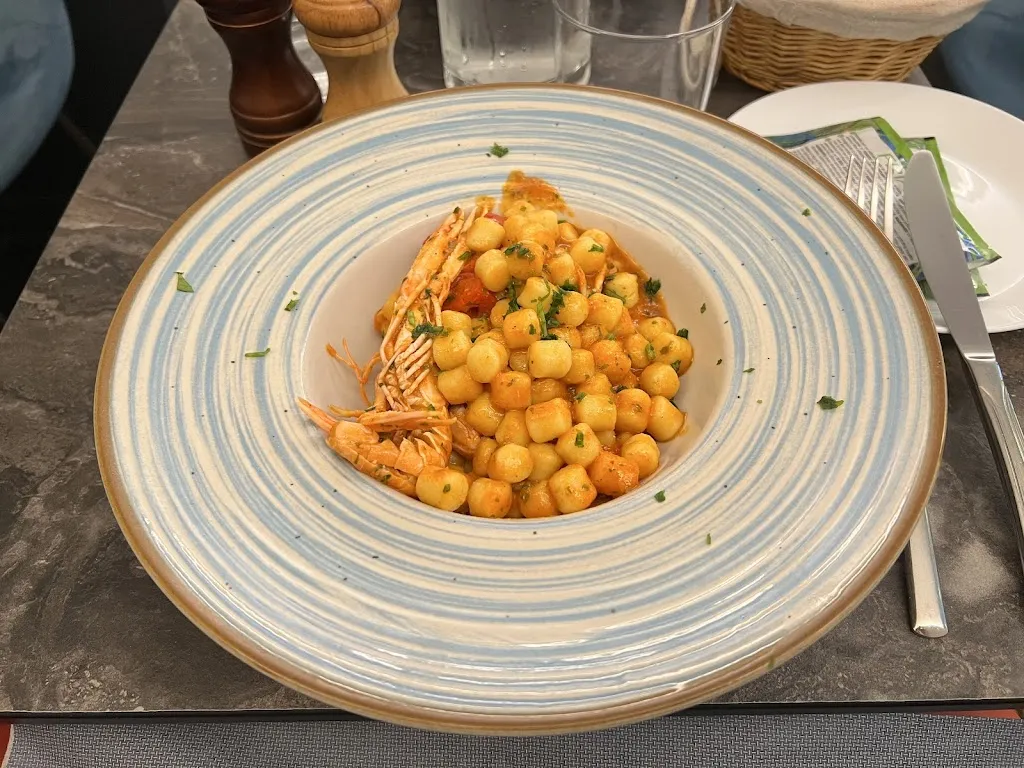 Yao E_Porto 82 Risto-Pescheria_Portovenere_review