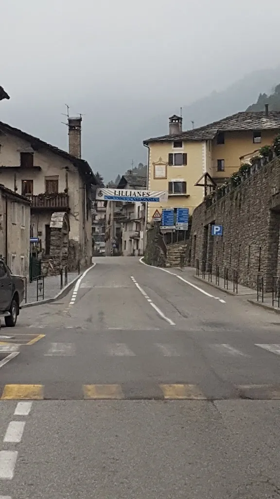 Marco Dibe_Le Petit Coin_Lillianes_review